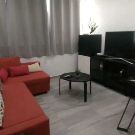 Casa Laranjinha No3 * אלבופיירה